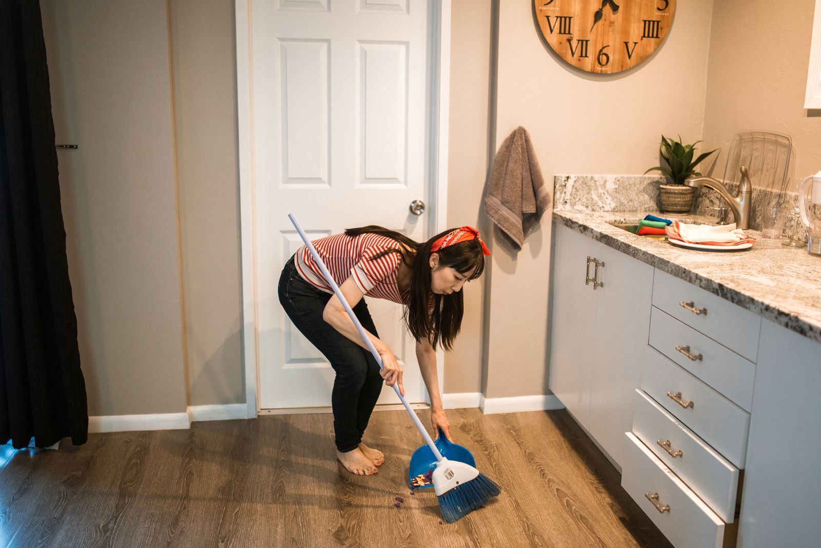Deep cleaning a home in Cave Springs, AR