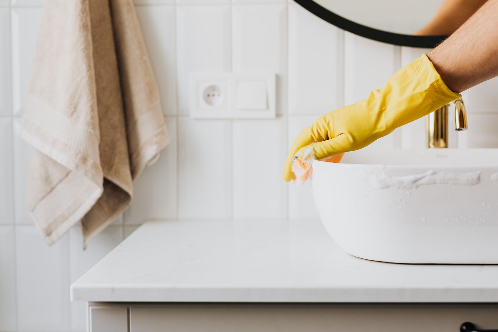 Deep cleaning a home in Gentry, AR